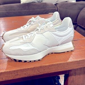 *NEW* New Balance 327 Sneakers